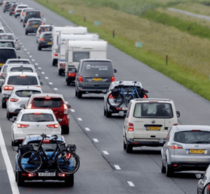 File op A28 bij Putten ANP 161224